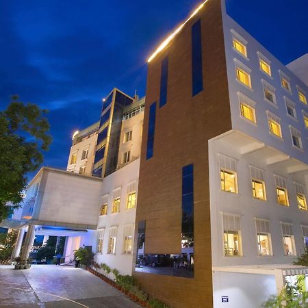 פונדיצ'רי Hotel Atithi מראה חיצוני תמונה