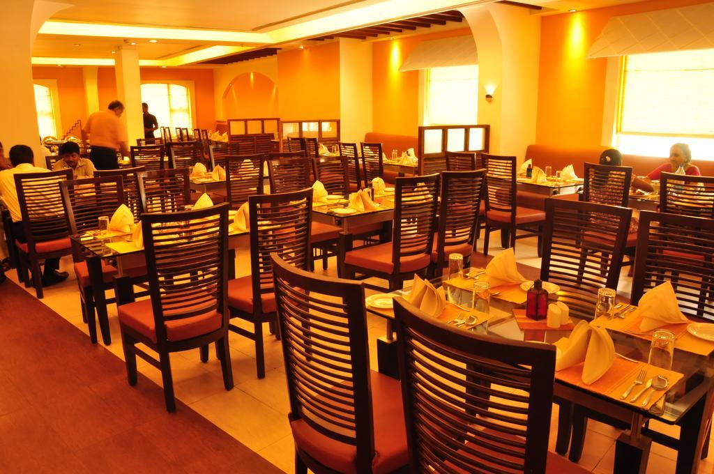 פונדיצ'רי Hotel Atithi מראה חיצוני תמונה
