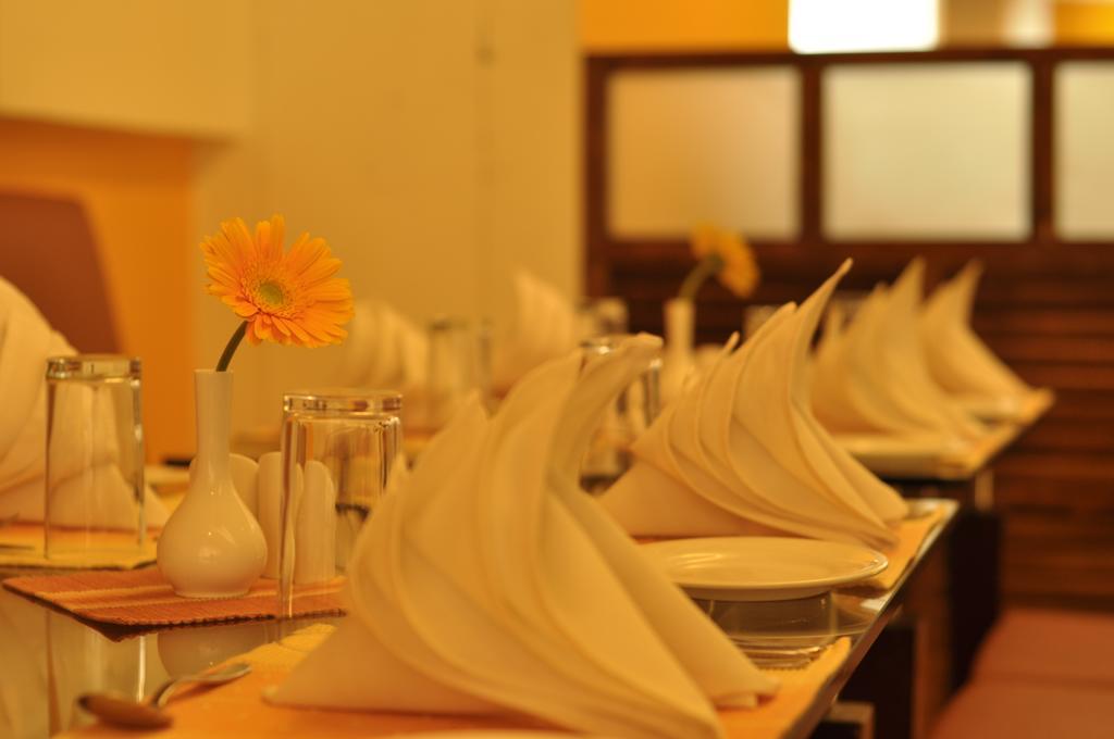 פונדיצ'רי Hotel Atithi מראה חיצוני תמונה