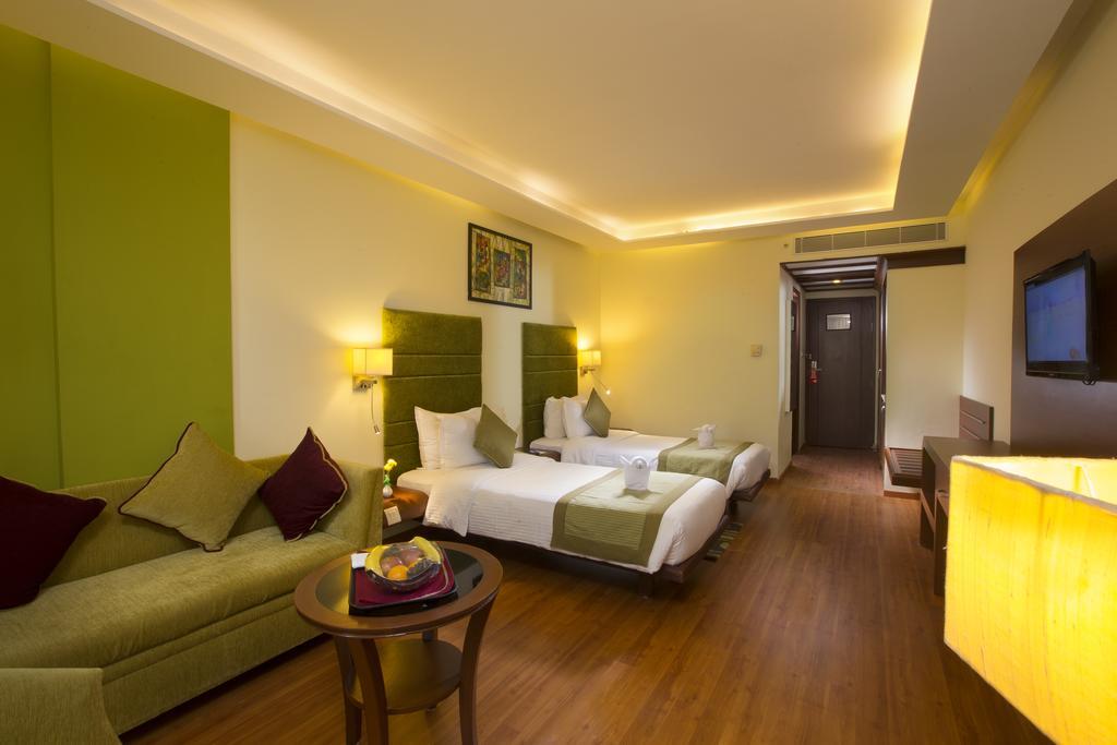 פונדיצ'רי Hotel Atithi מראה חיצוני תמונה