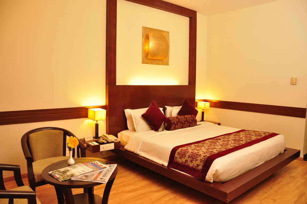 פונדיצ'רי Hotel Atithi מראה חיצוני תמונה