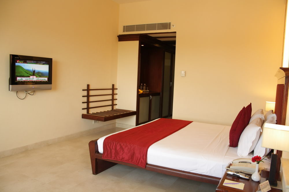 פונדיצ'רי Hotel Atithi מראה חיצוני תמונה