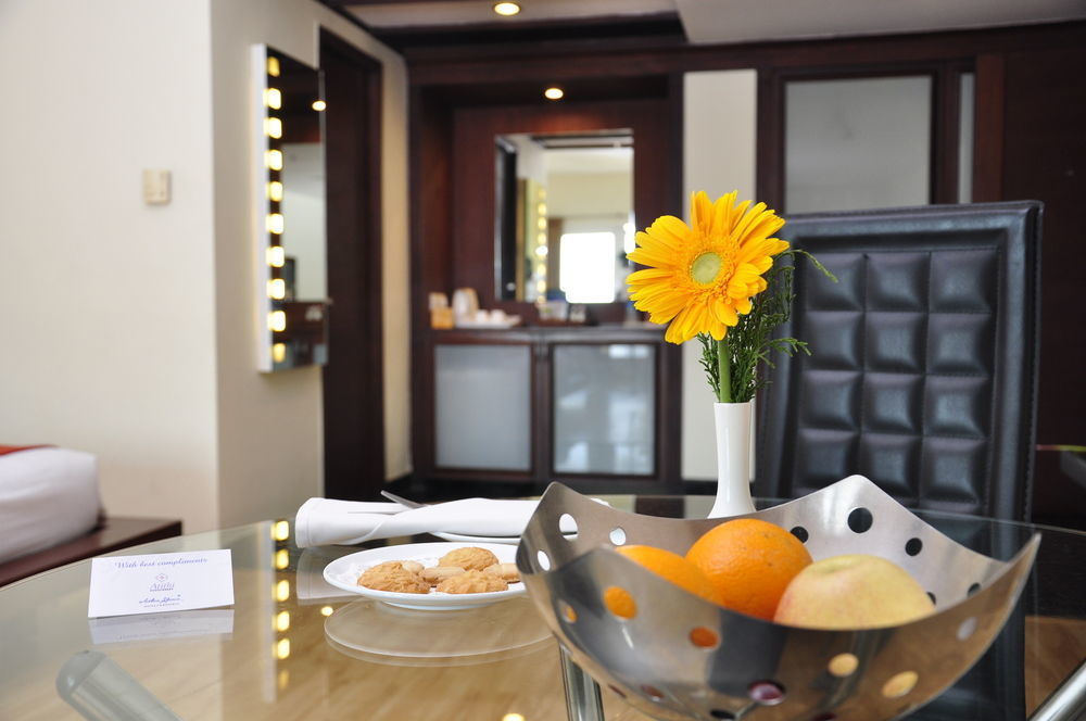 פונדיצ'רי Hotel Atithi מראה חיצוני תמונה